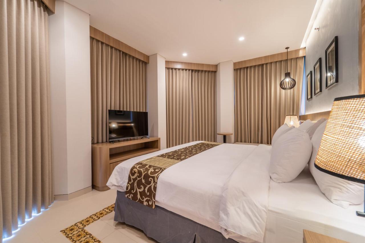 Hotel Montana Oceanside Mandalika à Kuta  Extérieur photo