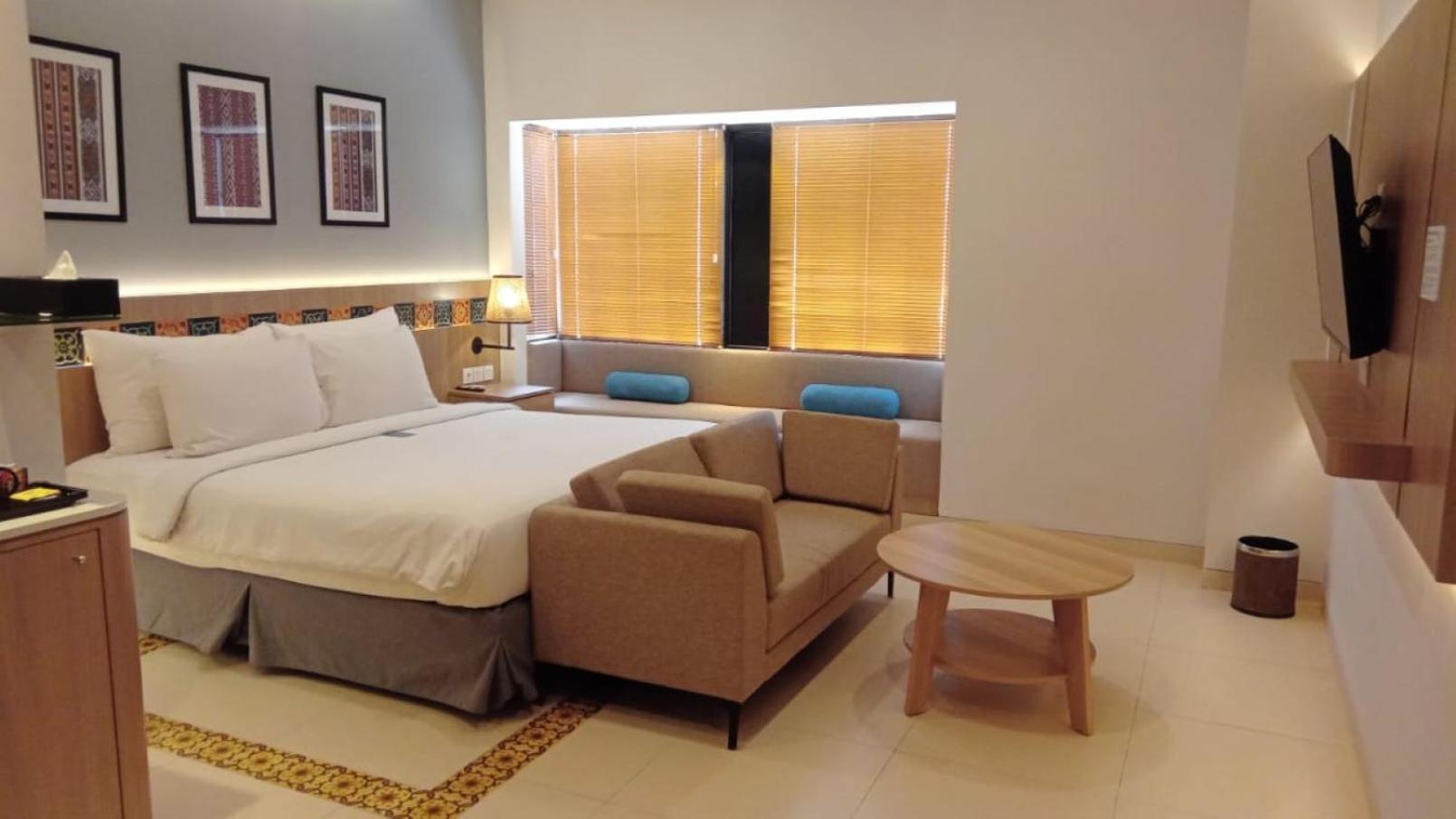Hotel Montana Oceanside Mandalika à Kuta  Extérieur photo